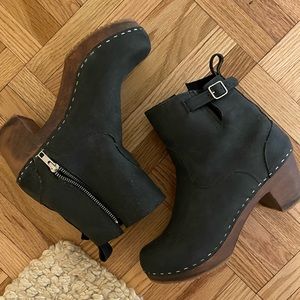Sandgrens Manhattan High Clog Boots in Black | EUC!
